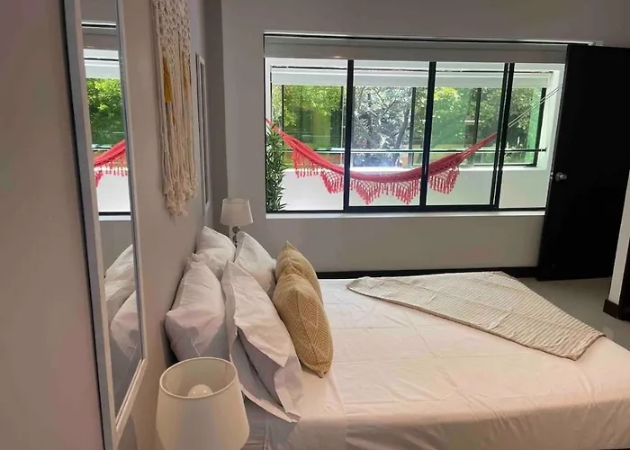 Apartamento Con Balcon Y Hamaca En Zona Rosa Laureles 301